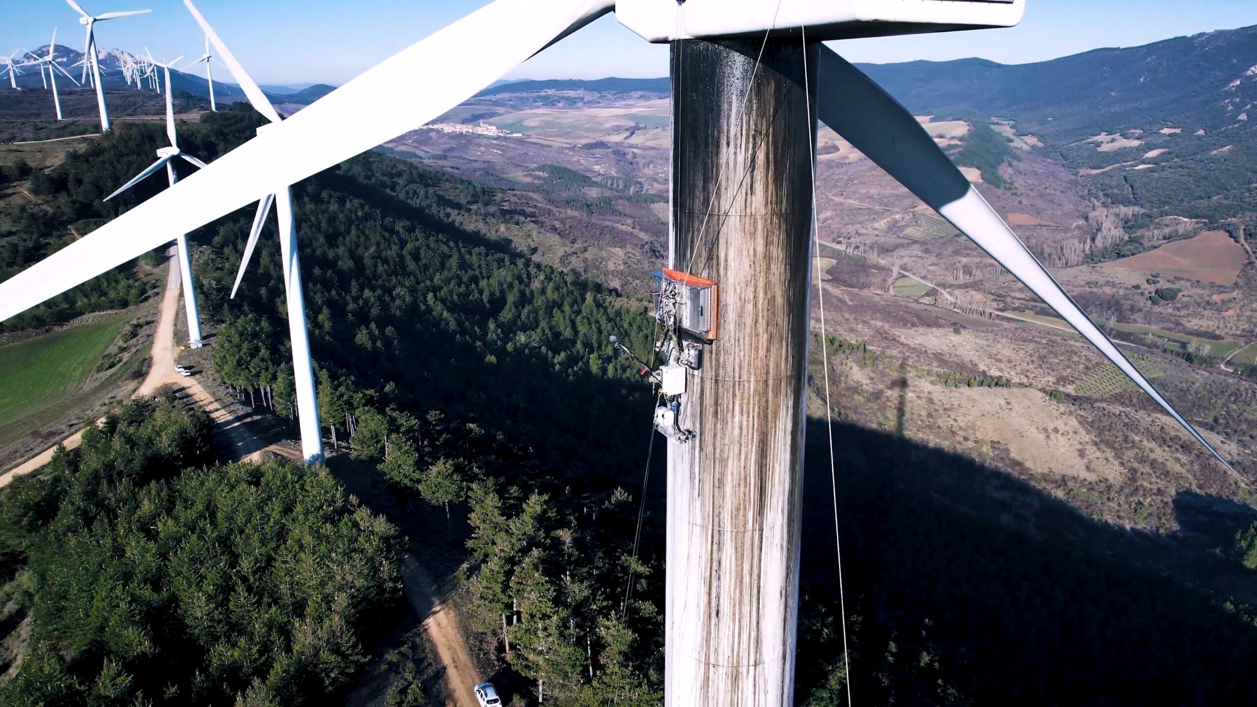 Systèmes de lavage et de nettoyage de pièces d'éoliennes